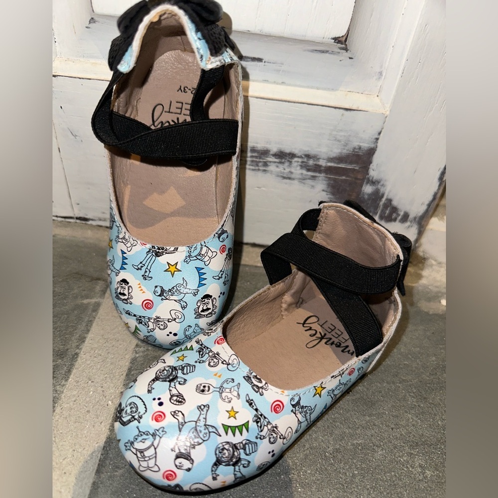 NWOT Monkey Feet Toy Story Kids Cartoon Print Shoes with Black Straps & Bows